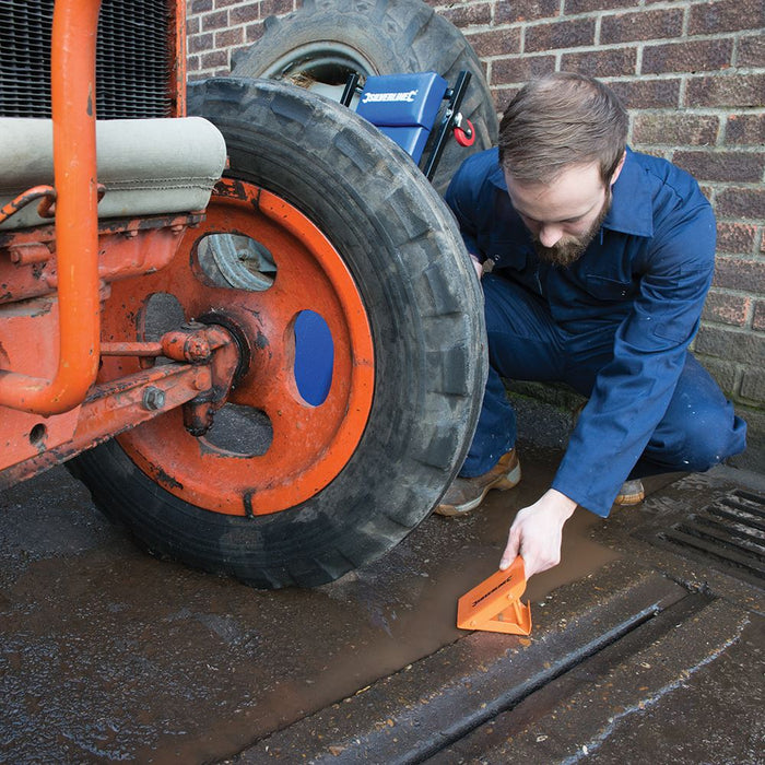 Silverline Folding Steel Wheel Chocks Pair