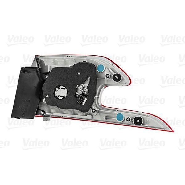 Genuine Valeo fits RLeft Peugeot 308 Sw 2014/02 Wing Left Lhd/Rhd Valeo  - Dynamic Drive